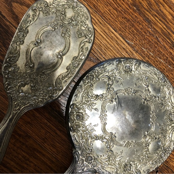 Antique silver hand mirror and brush - Picture 3 of 3